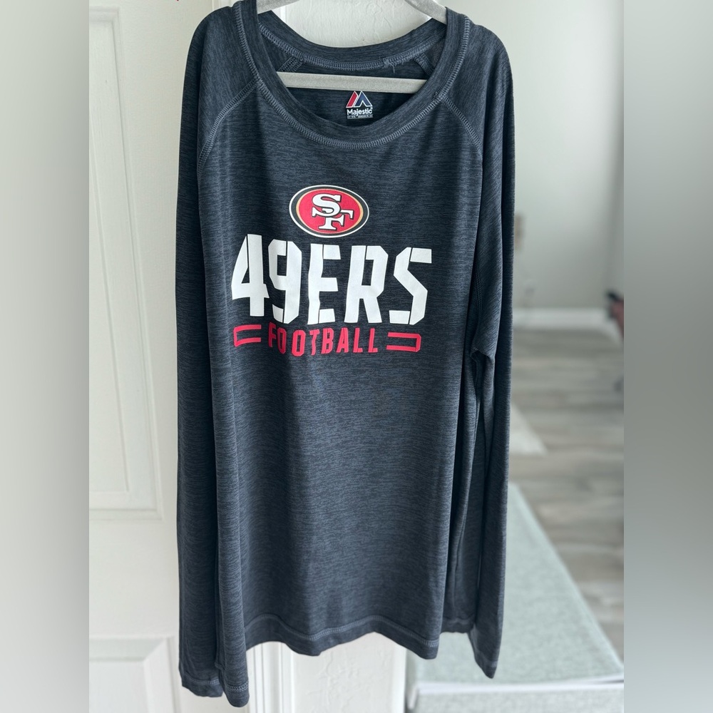 🟢🟢Majestic 49ers medium long sleeve lightweight spandex stretch shirt